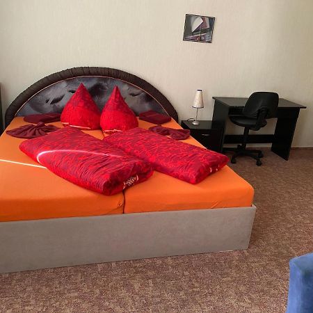 Hotel Alte Schmiede Weisswasser Esterno foto