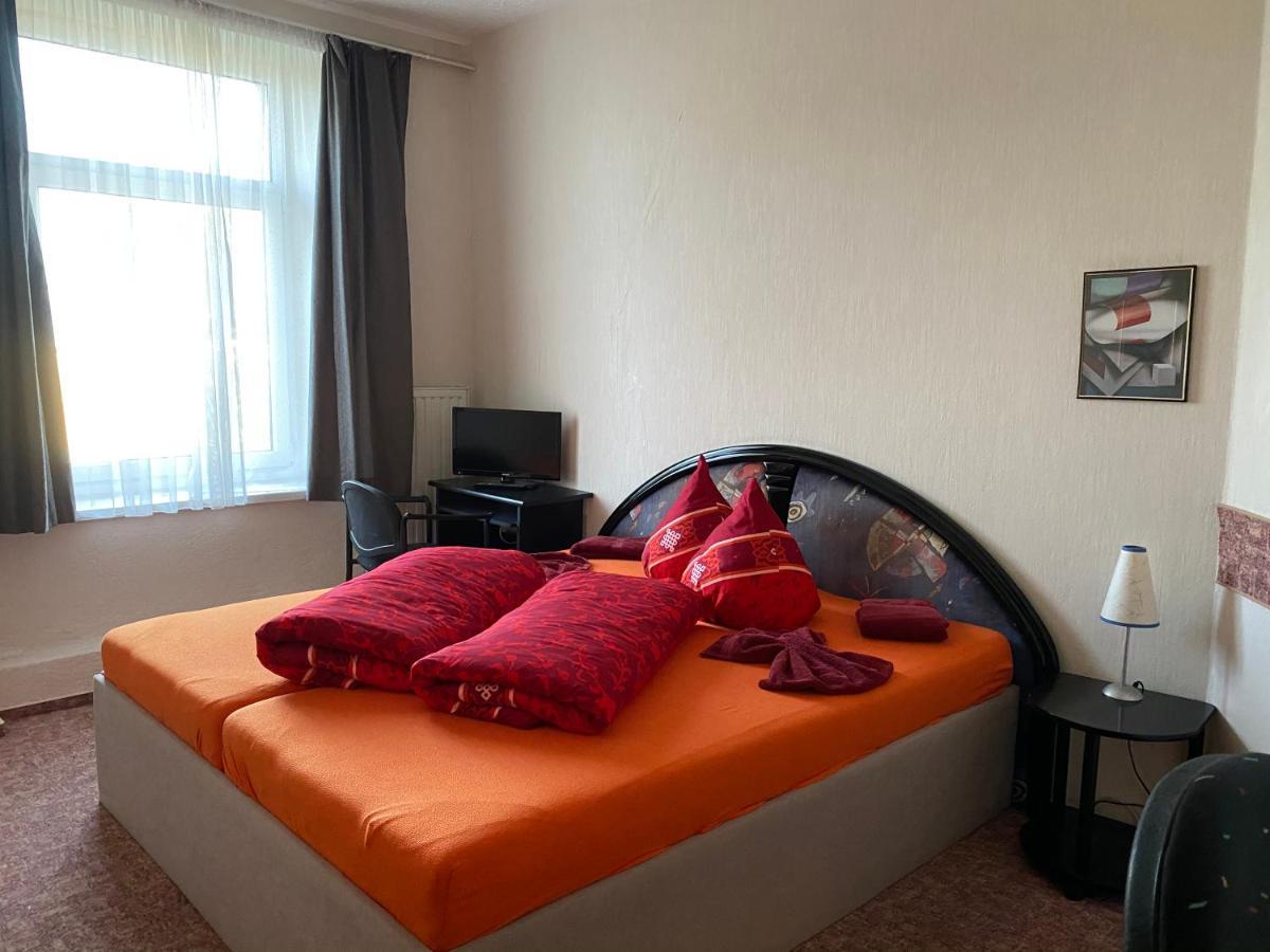 Hotel Alte Schmiede Weisswasser Esterno foto