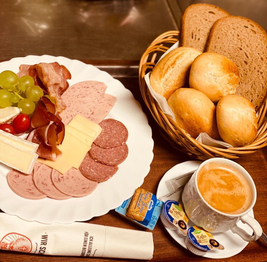 Hotel Alte Schmiede Weisswasser Esterno foto